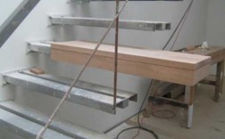 楼梯木板切割方法视频教程（木工楼梯帮板怎么锯）