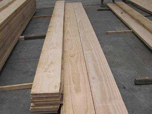 杉木板和栎木板的区别图片（杉木板和栎木板的区别图片对比）-图1