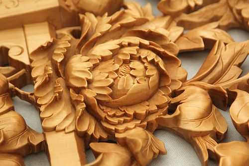 木板雕刻花朵（怎样在木板上雕刻花朵）-图2
