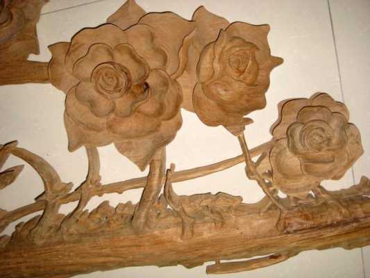 木板雕刻花朵（怎样在木板上雕刻花朵）