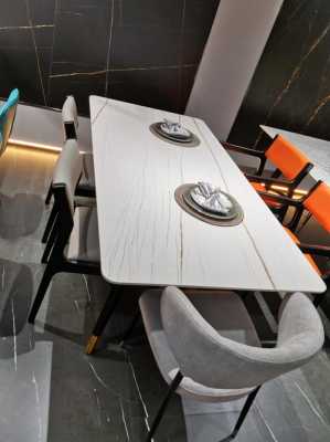 岩板餐桌加的木板（岩板餐桌加木板和不加木板的区别）