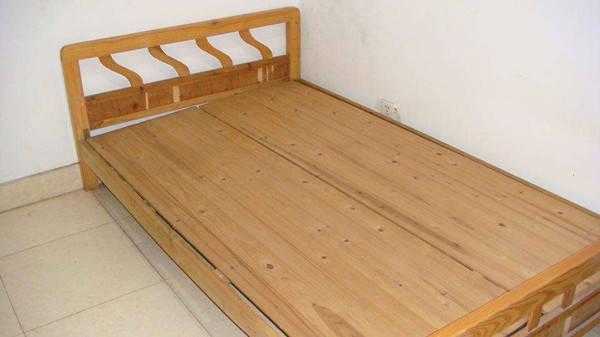 木板床睡觉冷（木板床为什么越睡越凉）