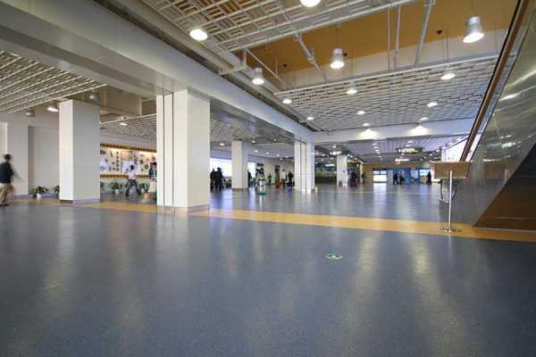 机场木板（机场的地板适合家装吗）-图1