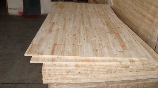 晒杉木板（杉木板怎样处理不开裂不变形）-图1