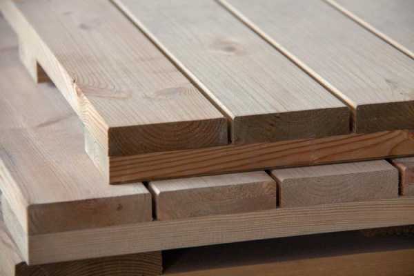 防腐木板碳化防腐木板材（防腐木与碳化木的区别在哪里）-图3