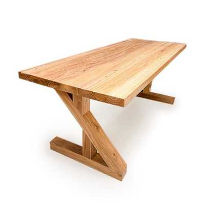 木板桌防污（木头桌子怎么防水）